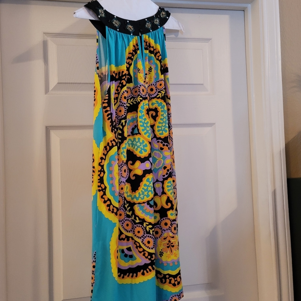 Eci New York Sleeveless V-neck dress